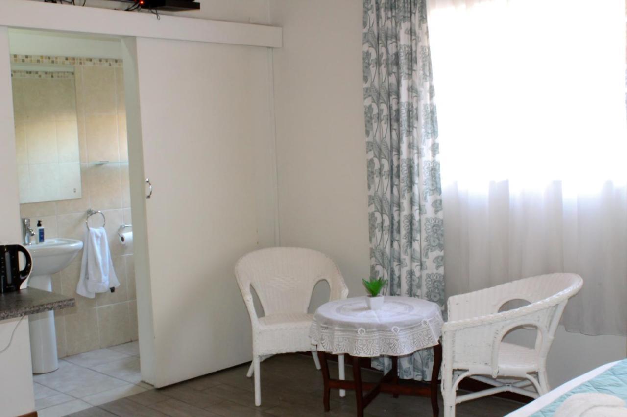 The Lakehouse Guest House Brakpan Vliegveld Exterior foto
